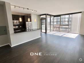 Building Photo - 123 N Desplaines St