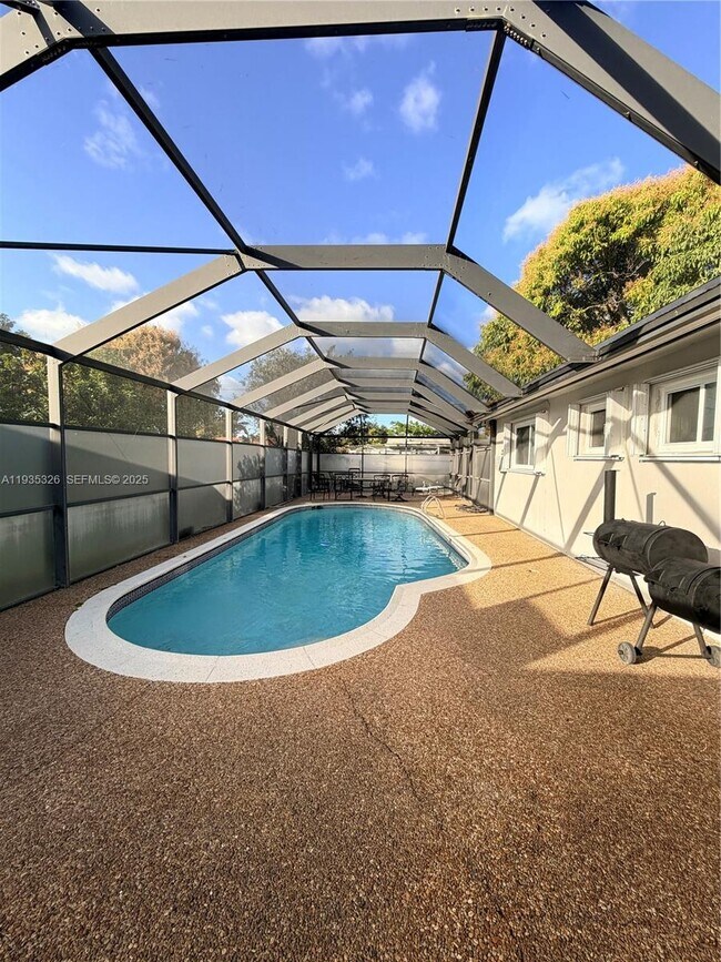 Building Photo - 775 NW 177th Terrace