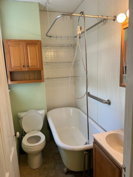Bathroom - 16 Church St