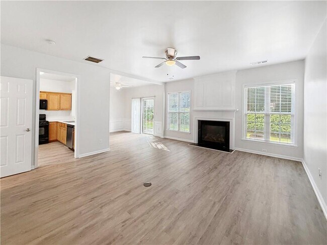 Building Photo - 2425 Fairlie Dr