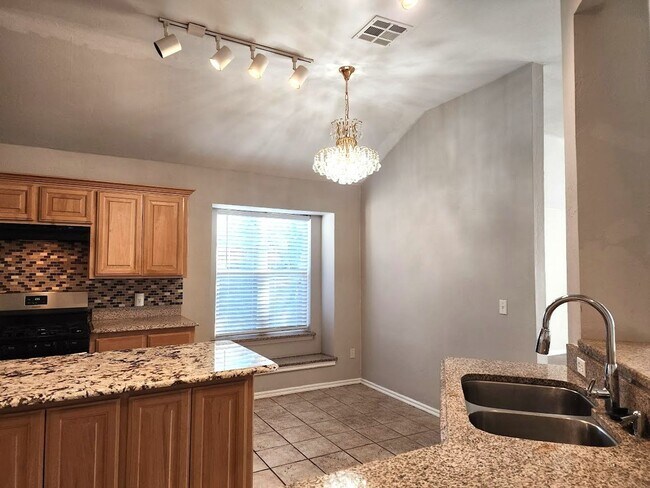 Building Photo - 3 Bed 2Bath 2 Car in the Westlake Addition NW OKC