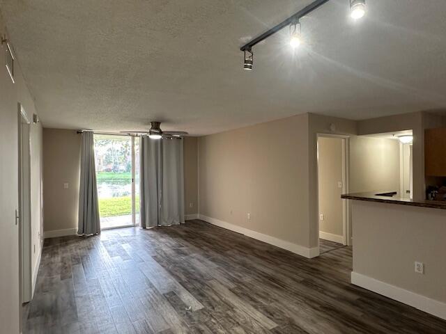 Building Photo - 7824 Sonoma Springs Cir