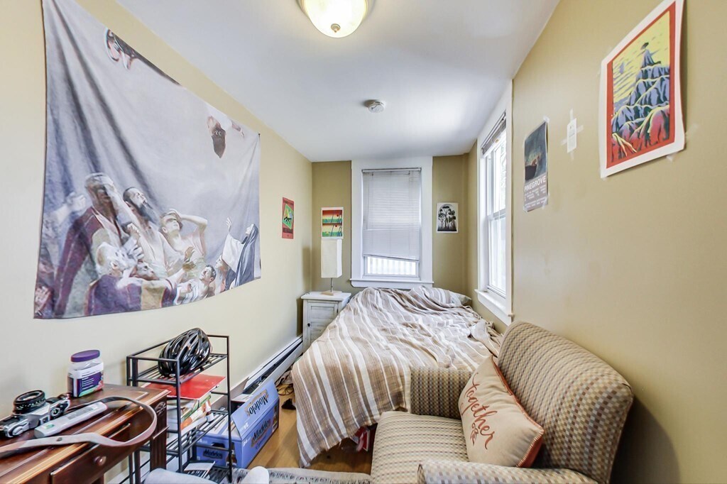 Building Photo - 47 Hillside St