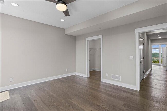 Building Photo - 1607 Grandview Ave