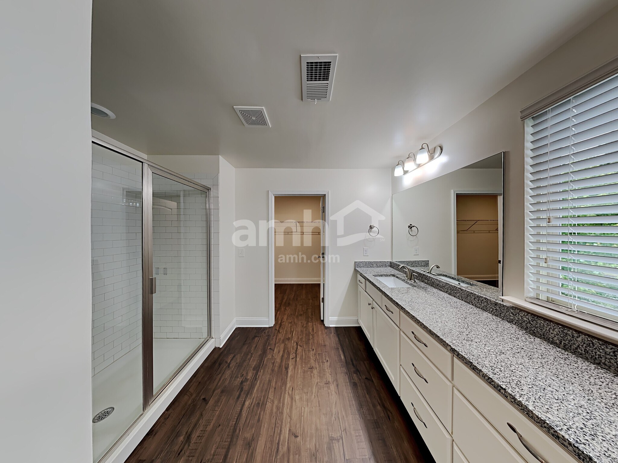 Building Photo - 1712 Weatherbrook Cir