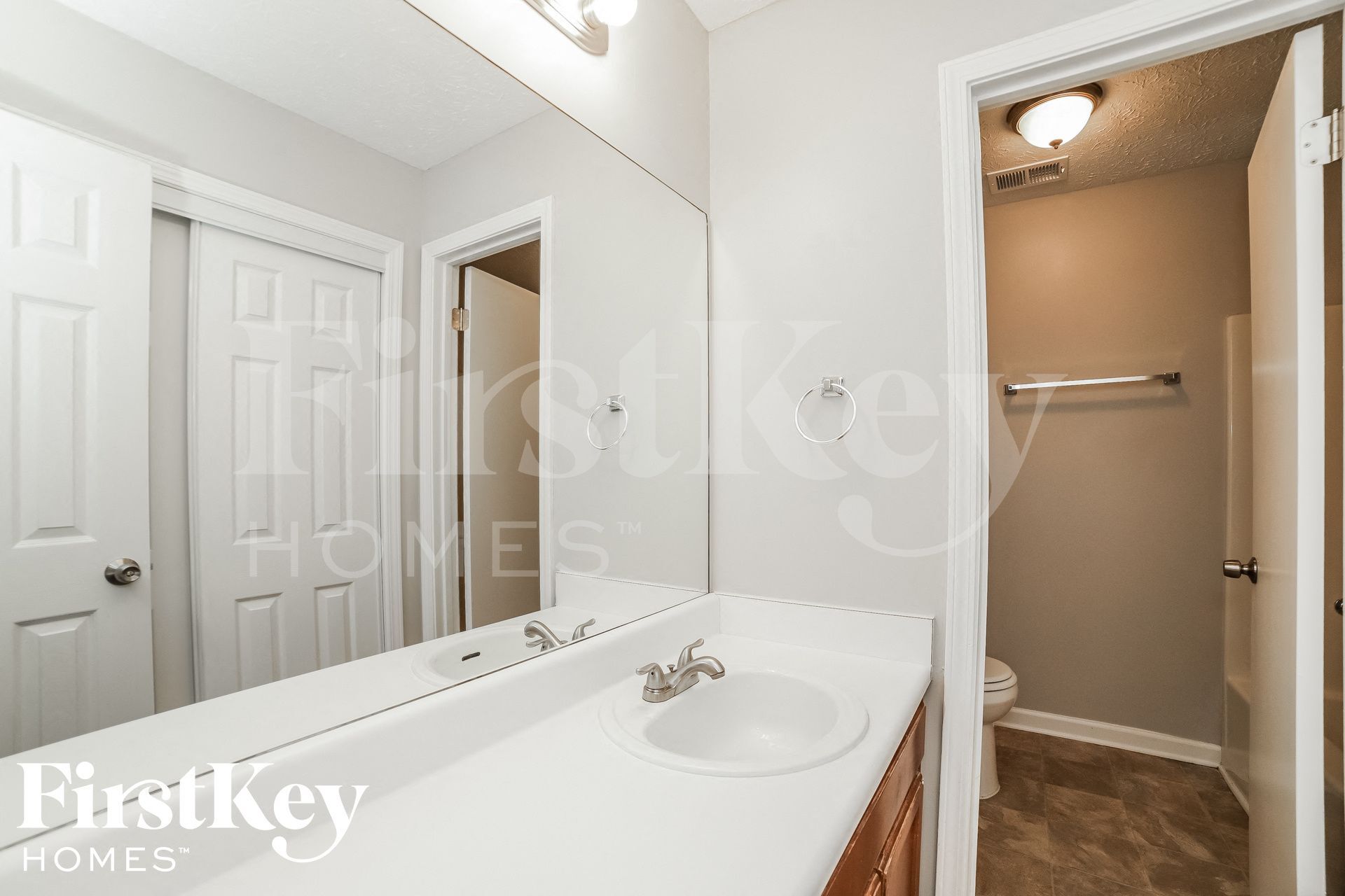 Building Photo - 3902 Viola Ct