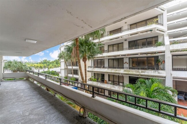 Building Photo - 13951 Kendale Lakes Cir
