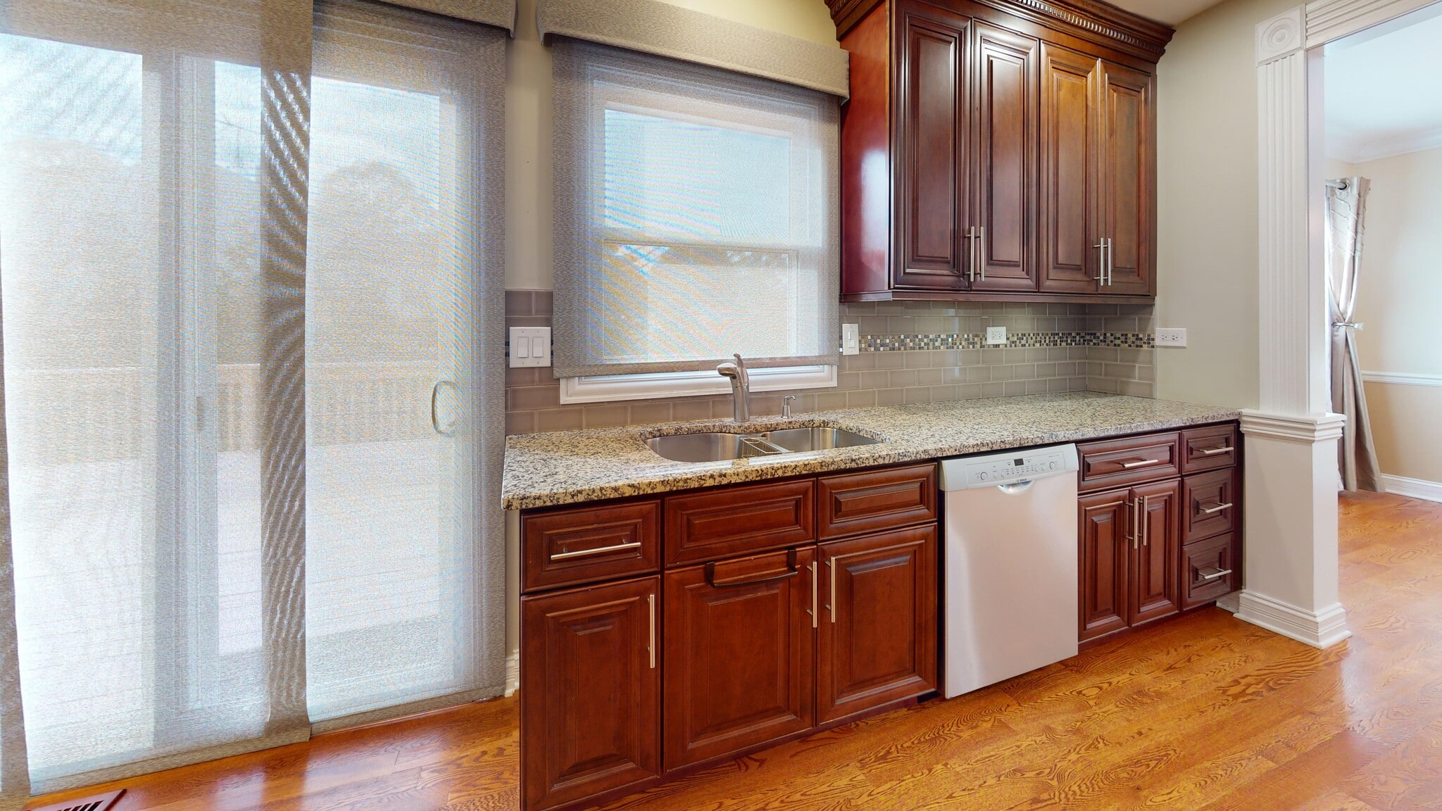 Kitchen - 1327 Larchmont Dr