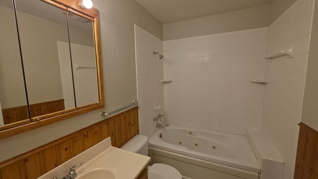 Building Photo - Charming & Affordable 2-Bedroom Home – Ready for Move-In!