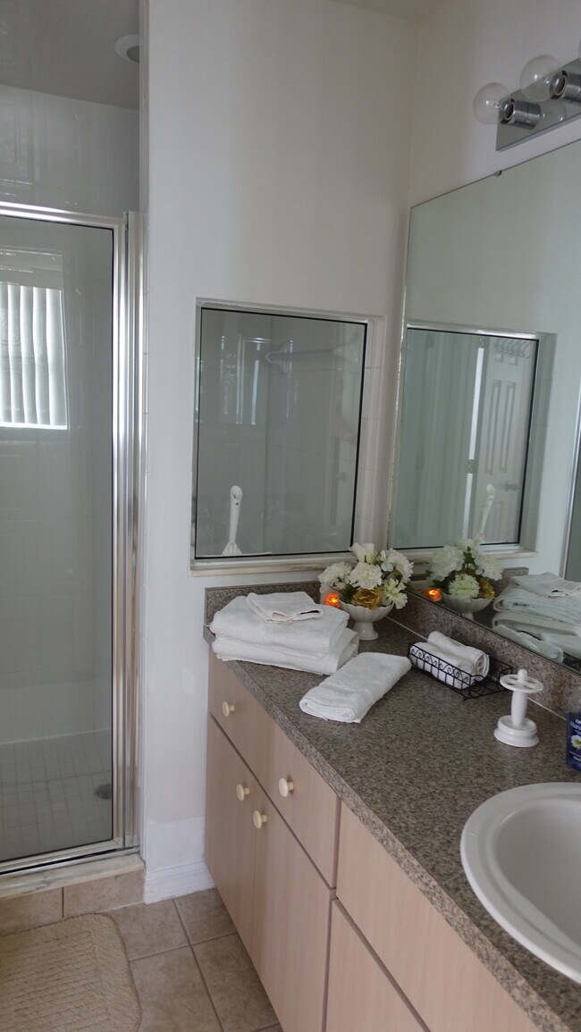 Building Photo - 1180 South Beach Cir