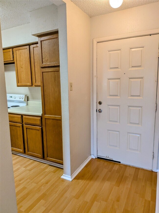 Building Photo - 10555 Turtlewood Ct