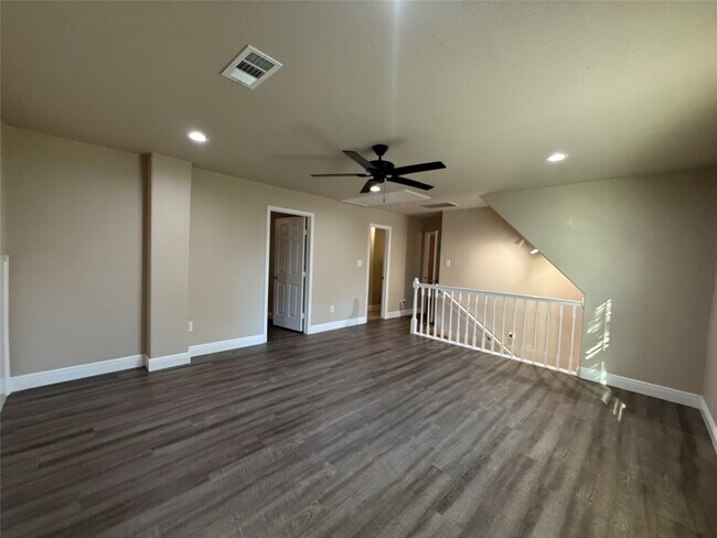 Building Photo - 610 Elk Dr