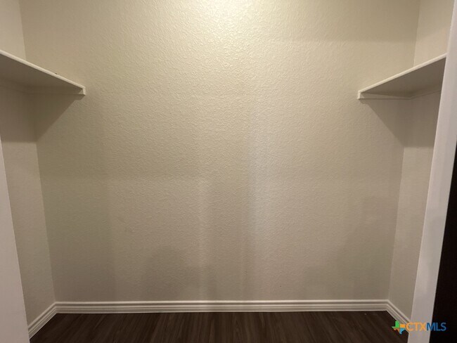 Building Photo - 5112 Rose Gdn Lp