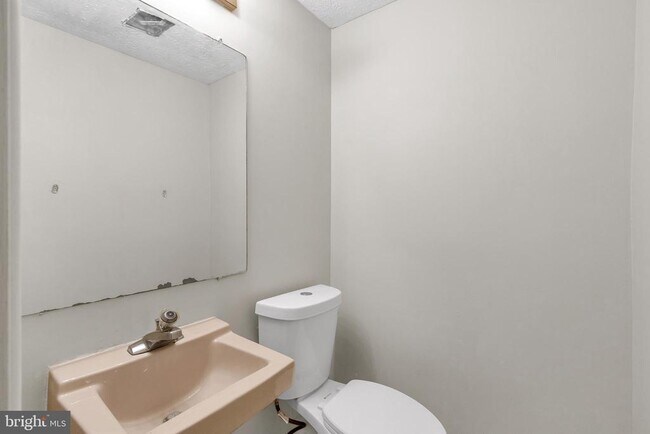 Building Photo - 4327 Rockport Ln