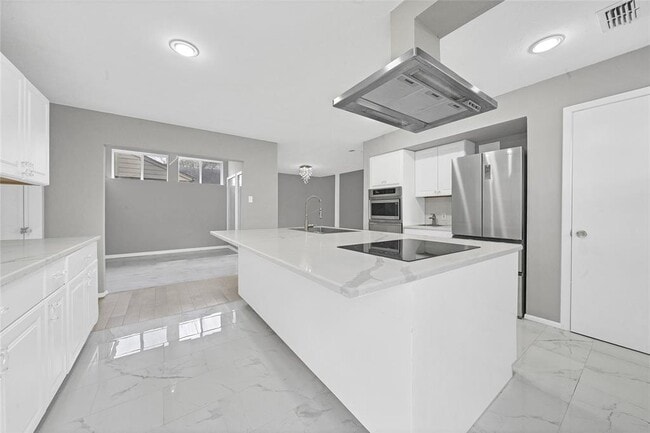 Building Photo - 803 Chateau Pl