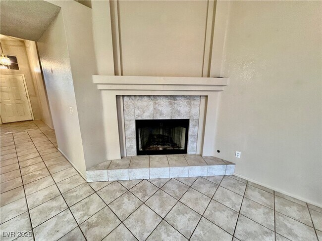 Building Photo - 8420 Airmont Ct