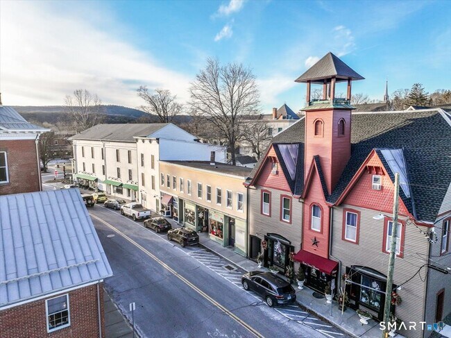 Building Photo - 17 Church St