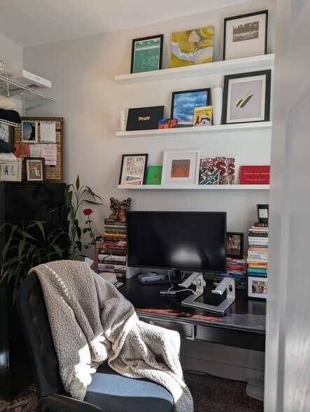 Building Photo - 14 Seven Pines Ave