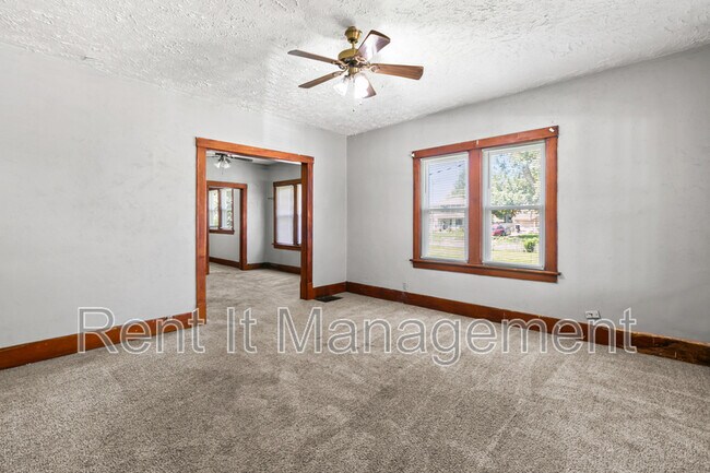 Building Photo - 2820 N 19th Ave