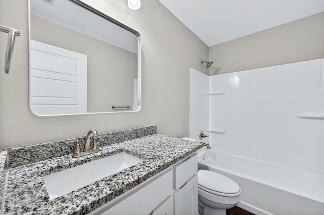 Building Photo - 1016 Ray Dr