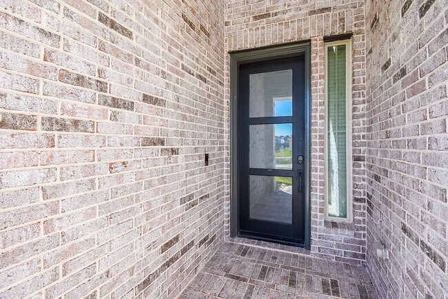 Building Photo - 823 Sarasota Shore Dr