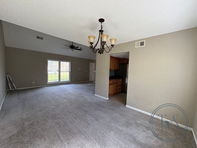 Building Photo - MOVE IN SPECIAL: $500 OFF 1ST MONTH'S RENT!**