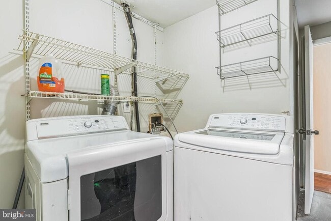 Building Photo - 14 Greystone Cir