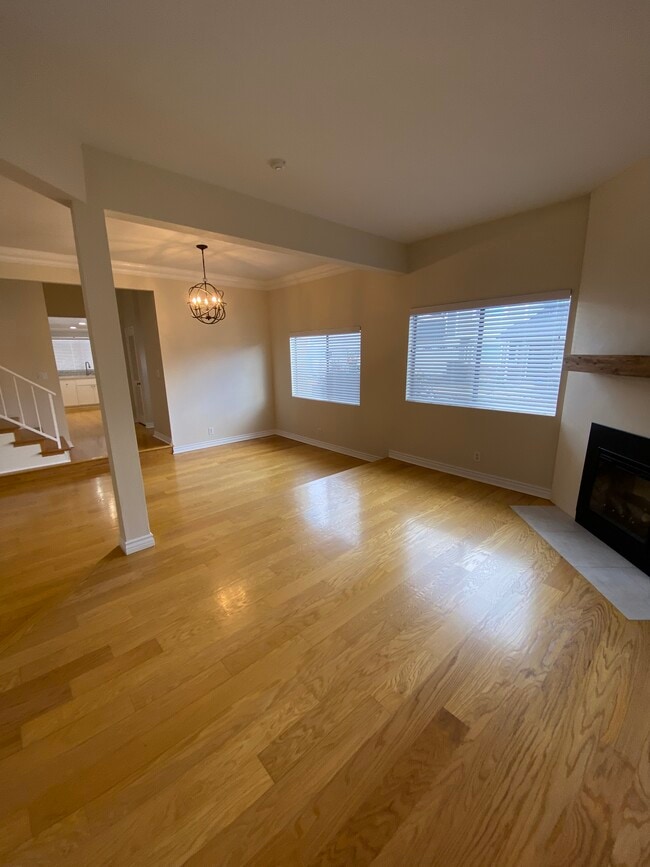 Building Photo - 2020 Farrell Ave