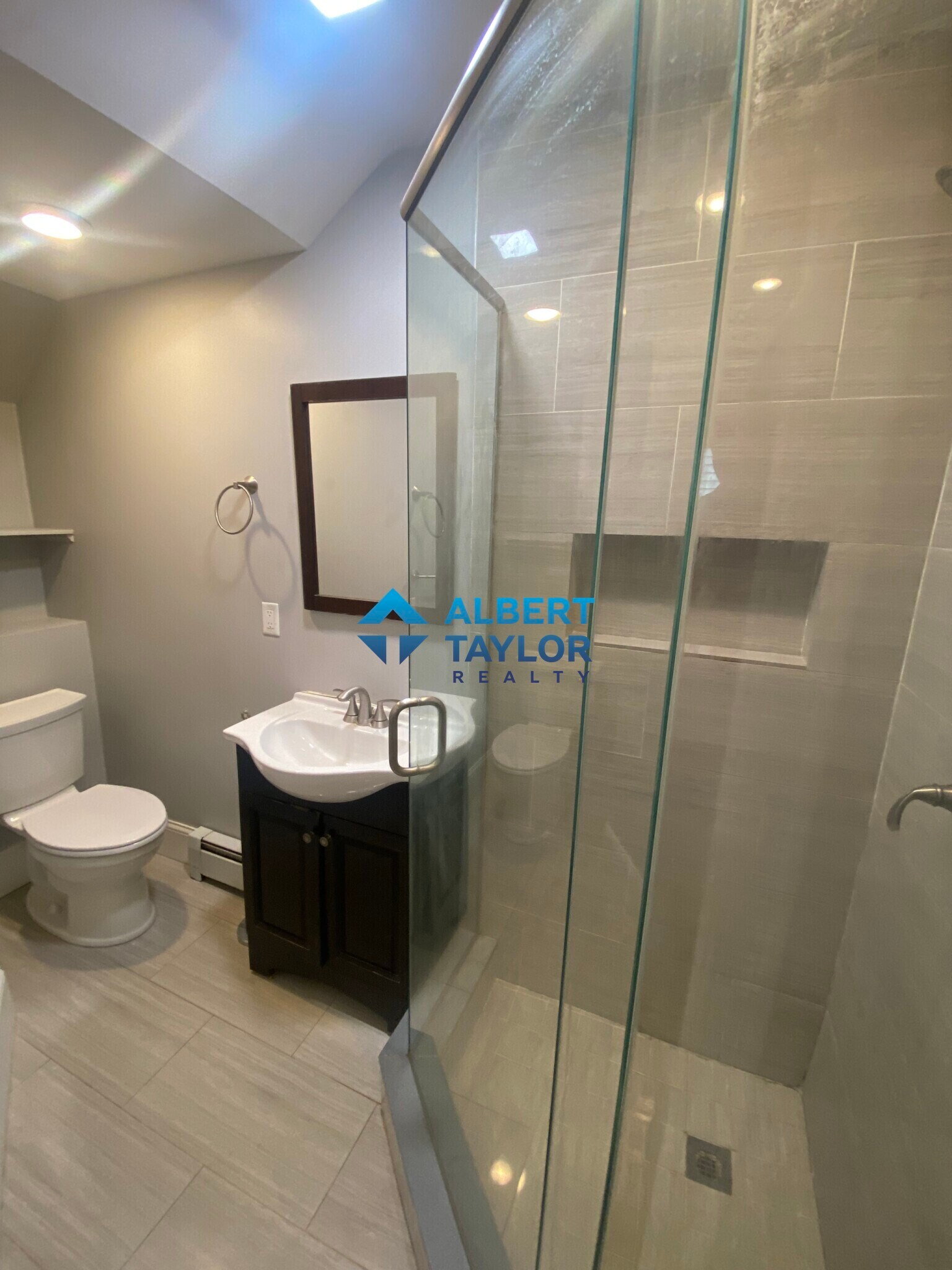 Building Photo - 1568 Tremont St