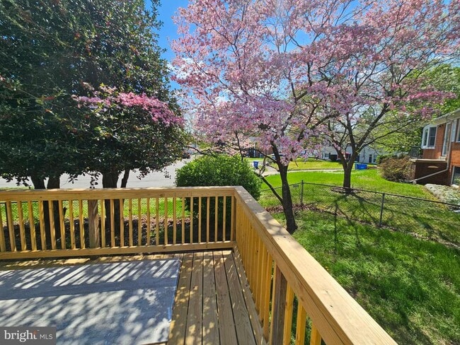 Building Photo - 14236 Caroline St