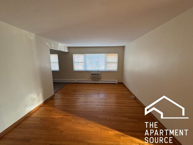 Building Photo - 3057 N Narragansett Ave