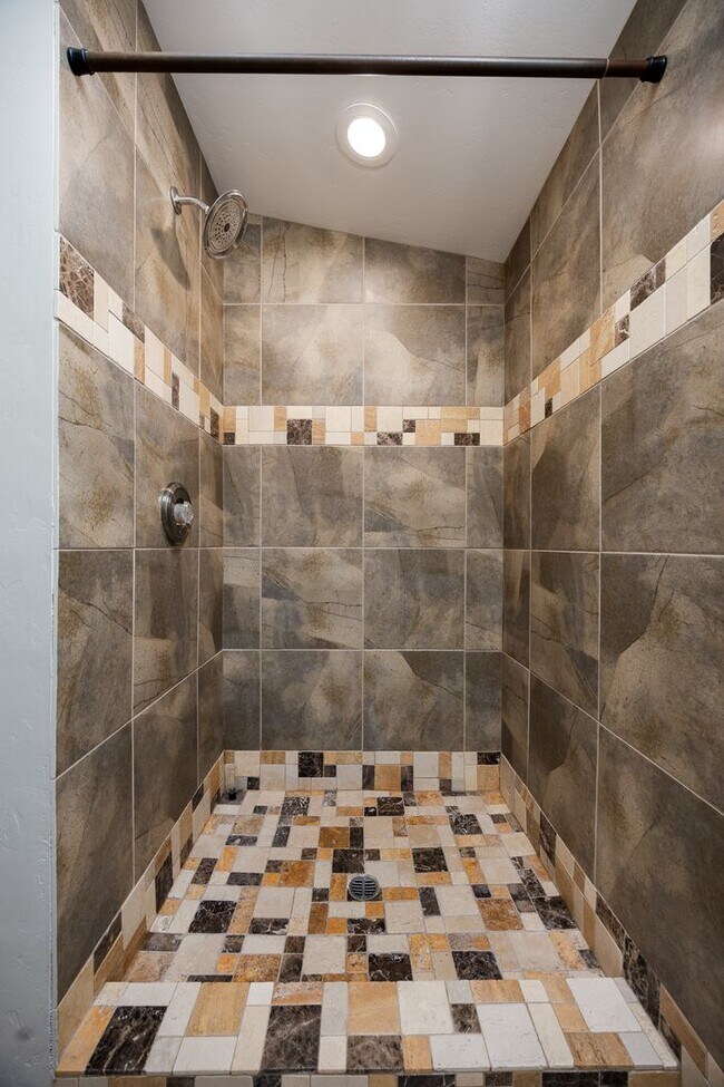 Building Photo - 9497 Montemar Dr