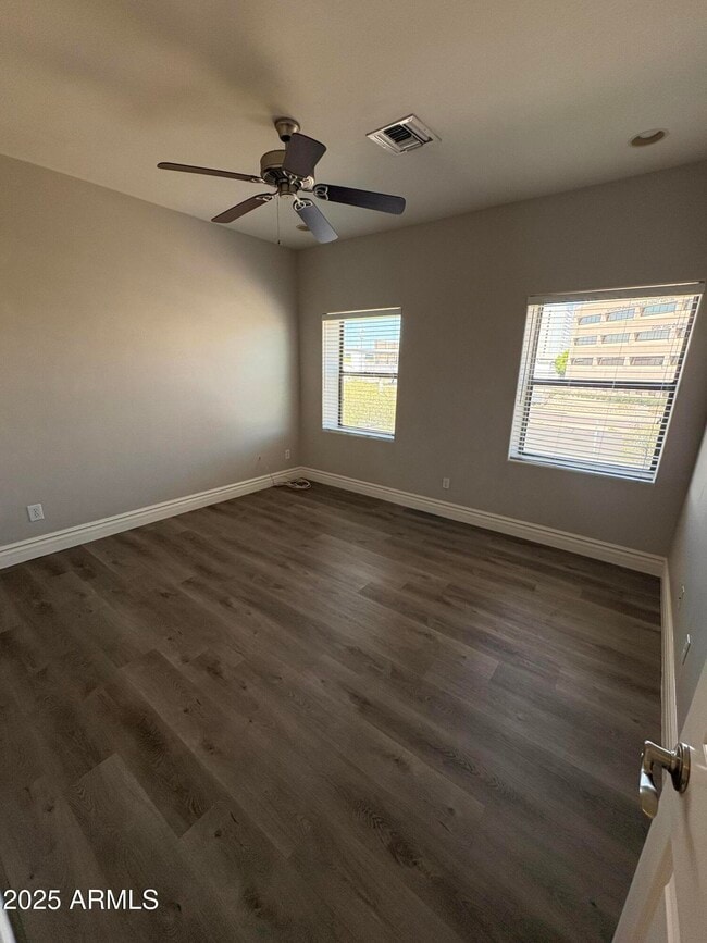 Building Photo - 545 E Willetta St