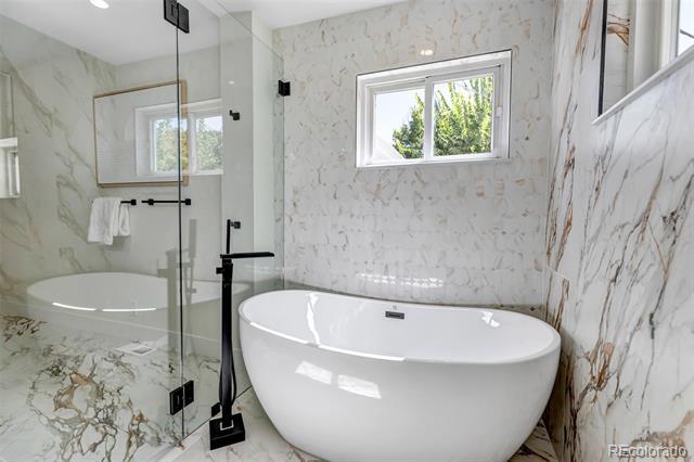 Building Photo - 2357 Grove St