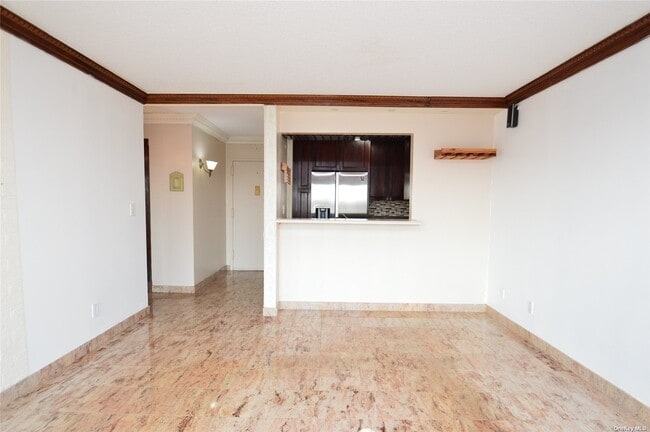 Building Photo - 25-40-40 Shore Blvd