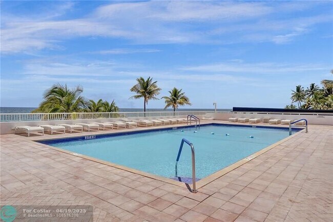 Building Photo - 1370 S Ocean Blvd
