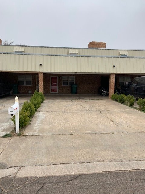 Building Photo - 425 W Kiowa Ave