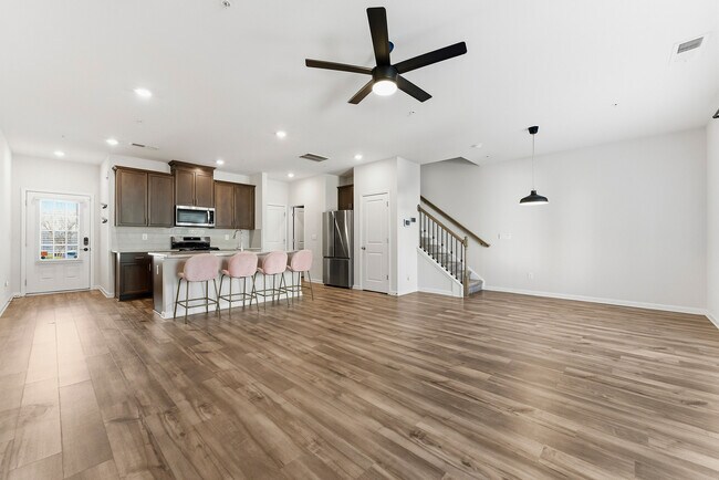 Building Photo - 1429 Vayda Ct