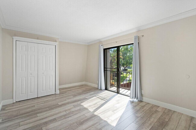 Building Photo - 1765 San Jose Dr