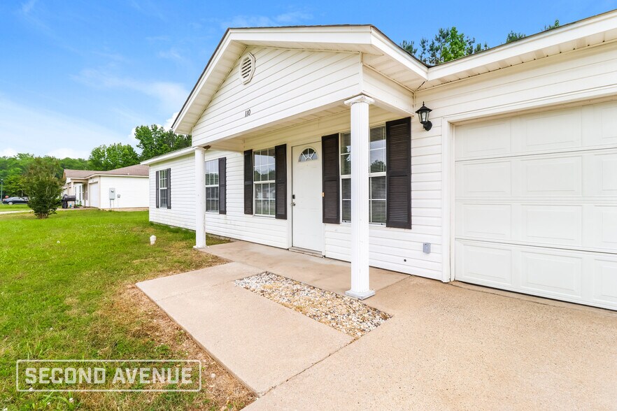 Building Photo - 110 Maplewood Dr