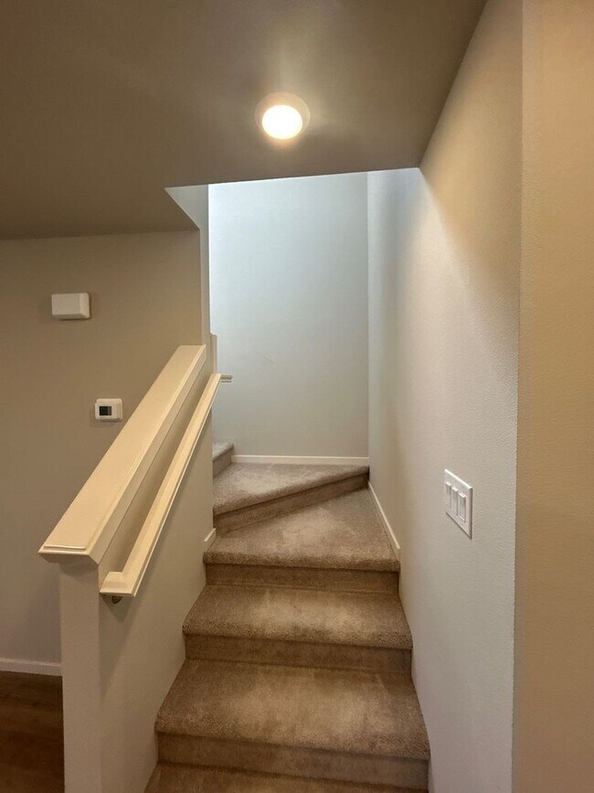Building Photo - 610 Pickering Ln
