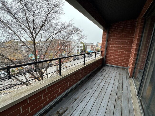 Building Photo - 2402 W McLean Ave