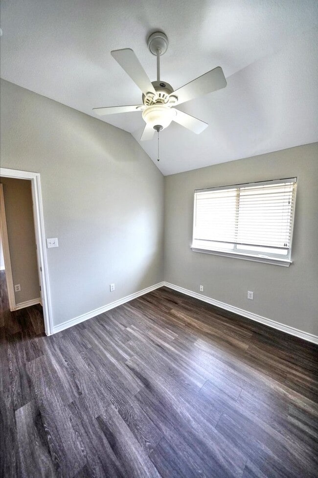 Building Photo - Stunning 4-Bedroom Home in Live Oak Hills,...