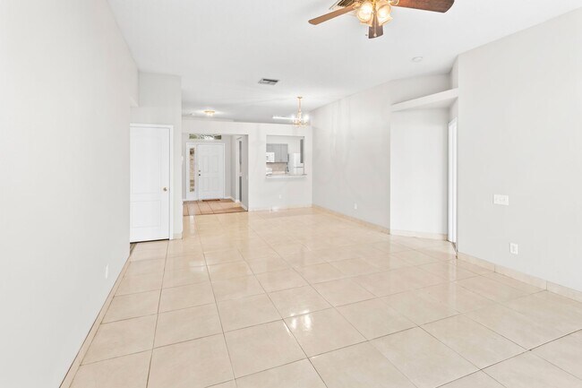 Building Photo - 10250 Hunters Haven Blvd