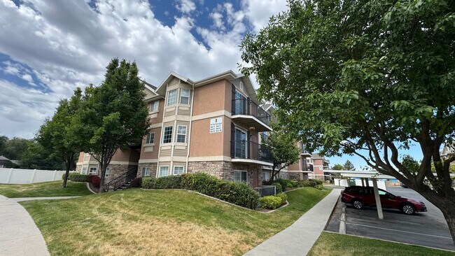 Building Photo - 1617 W Treille Ct