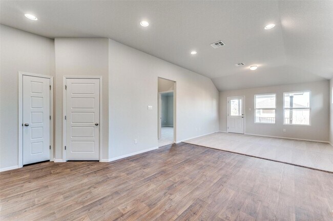 Building Photo - 147 Shugart St