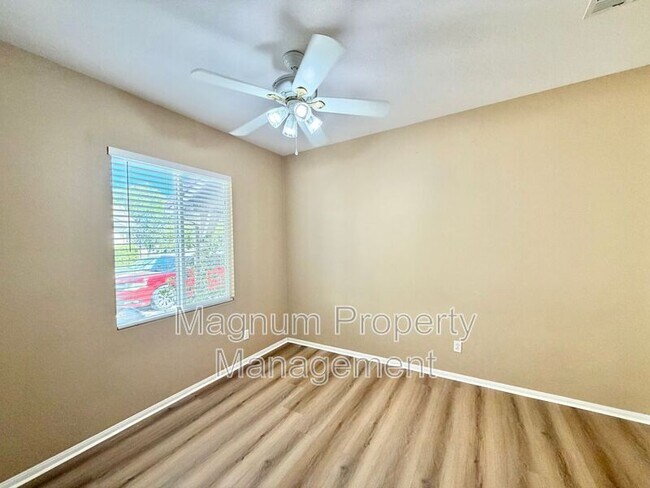 Building Photo - 29751 Maxmillian Ave