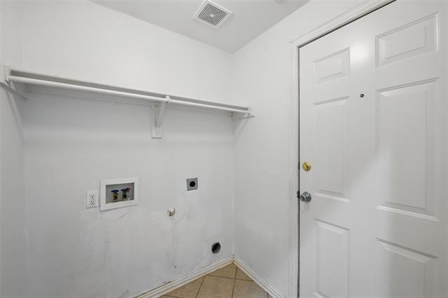 Building Photo - 9846 Cedarcrest Dr
