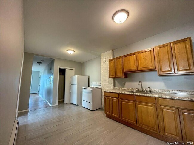 Building Photo - 135 Franklin Ave