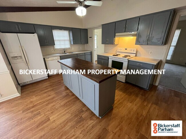 Building Photo - Located in Northern Columbus!